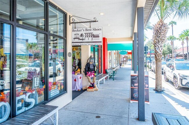 Building Photo - 245 S Rhodes St