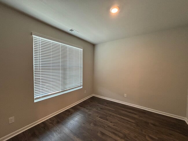 Building Photo - 2182 River Park Ct