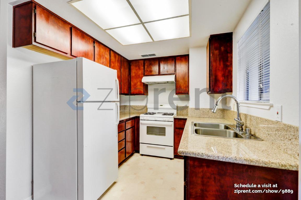 Building Photo - Unit 3