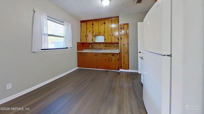 Building Photo - 1728 Lawson Rd