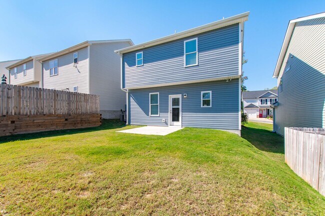 Building Photo - Modern 3BR/2.5BA Home with Open Layout – W...