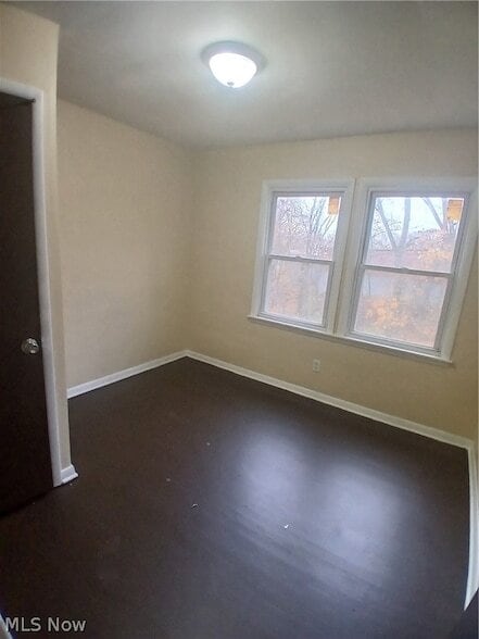 Building Photo - 21 Zents Ave