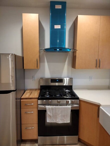 Building Photo - 808 Talent Ave