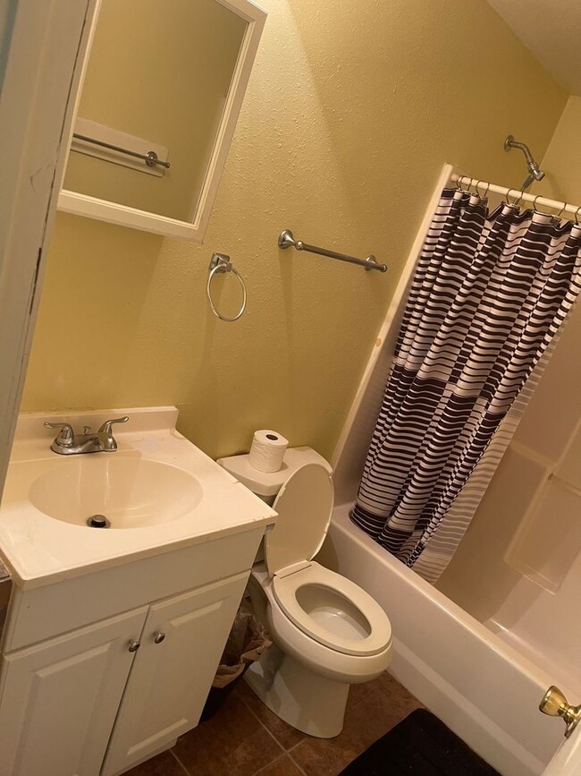 Building Photo - 1 bedroom/1 bath