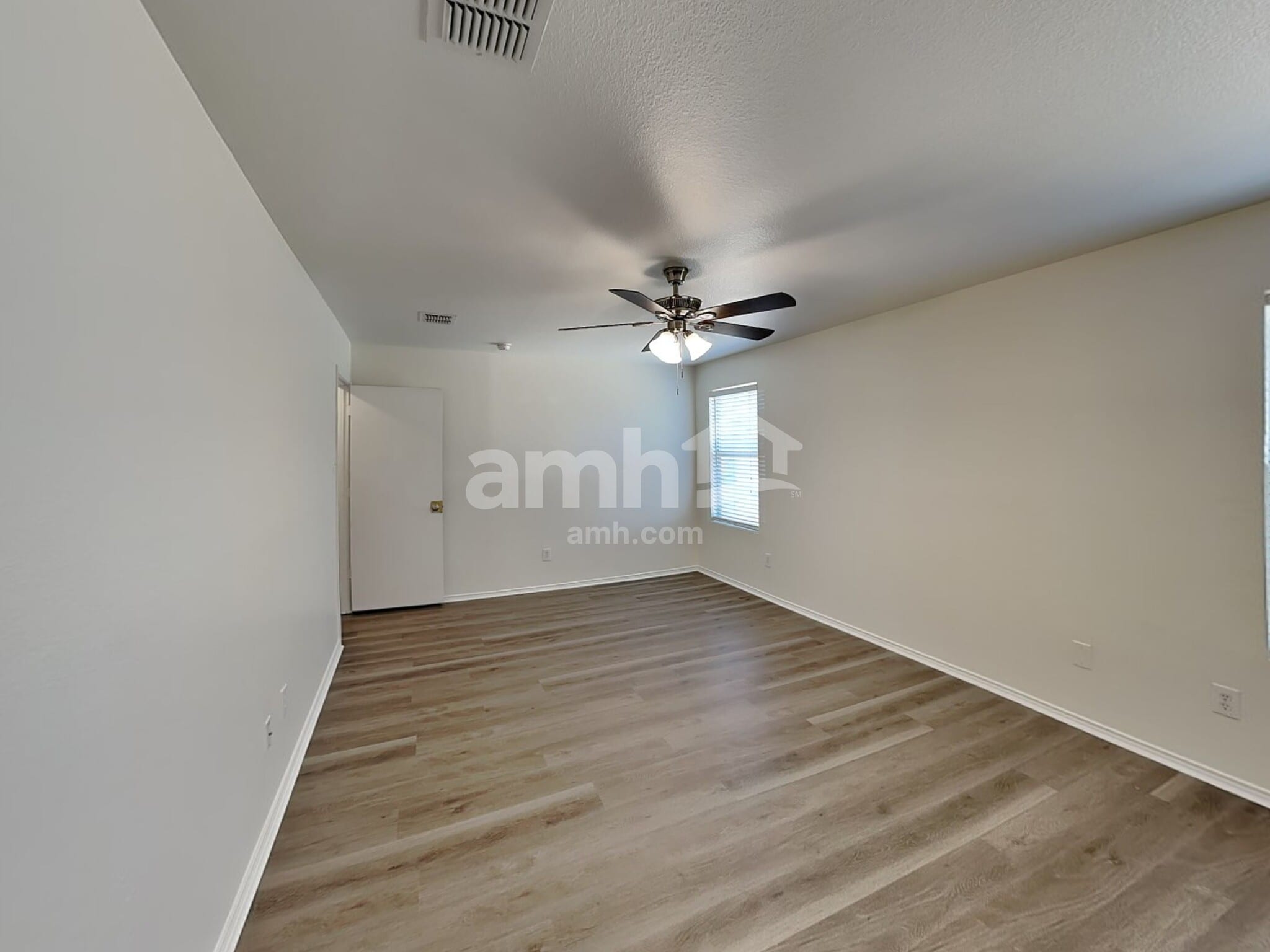 Building Photo - 4916 Water Ridge Ln