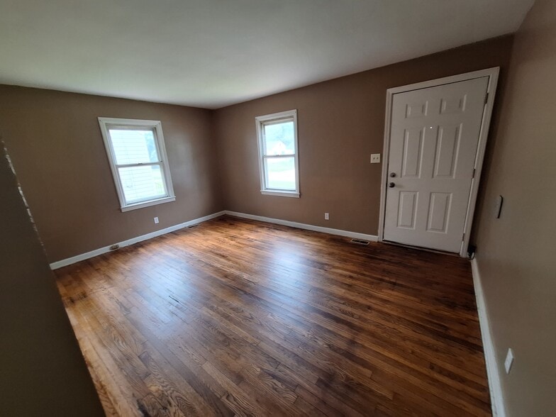 Living Room - 3012 Penway Ave