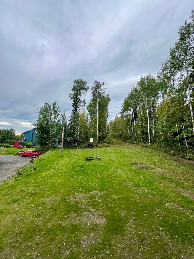 Building Photo - Spacious 3BR/2.5BA Fairbanks Home – Garage...