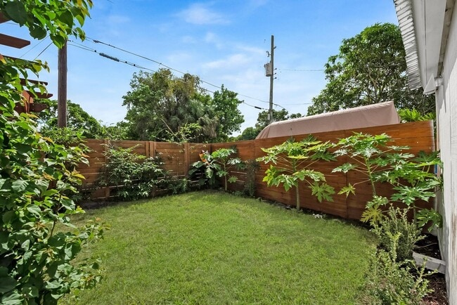 Building Photo - 308 SW 1st St