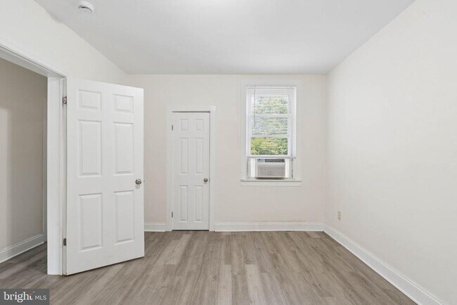 Building Photo - 540 46th St