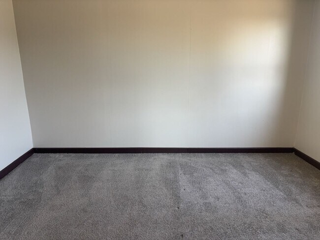 Building Photo - 3621 Sackett Ave