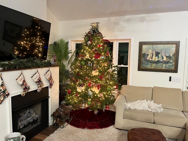 Building Photo - 120 Long Beach Blvd