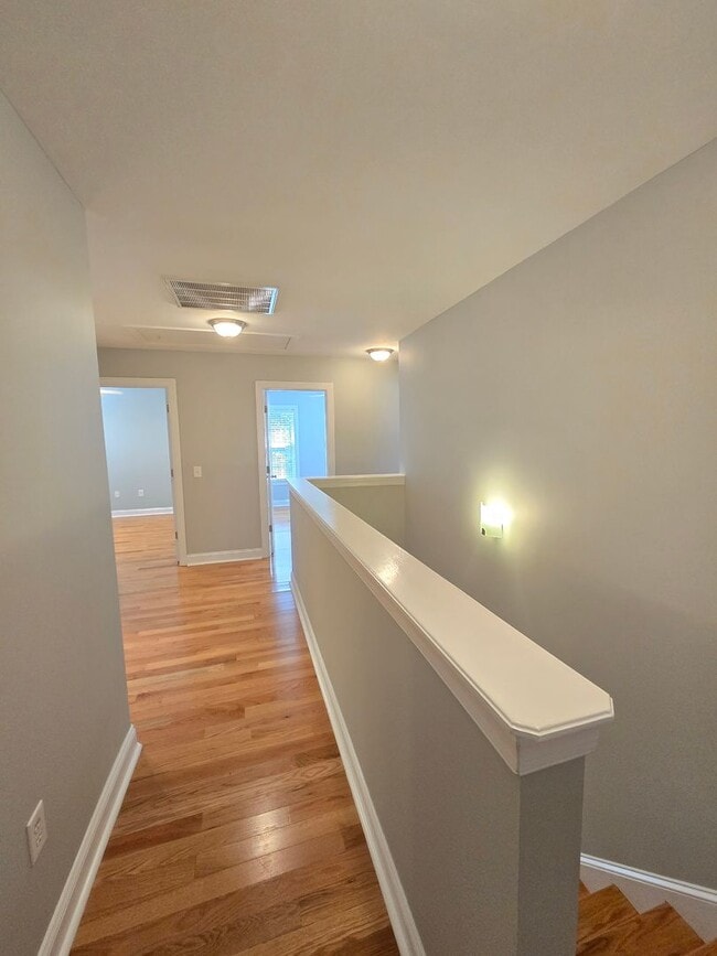 Building Photo - TOWNHOMES AT HOLLY GLEN - Gorgeous townhom...