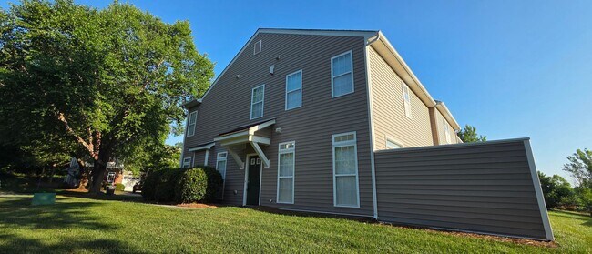 Building Photo - This phenomenal townhome is truly move-in ready!