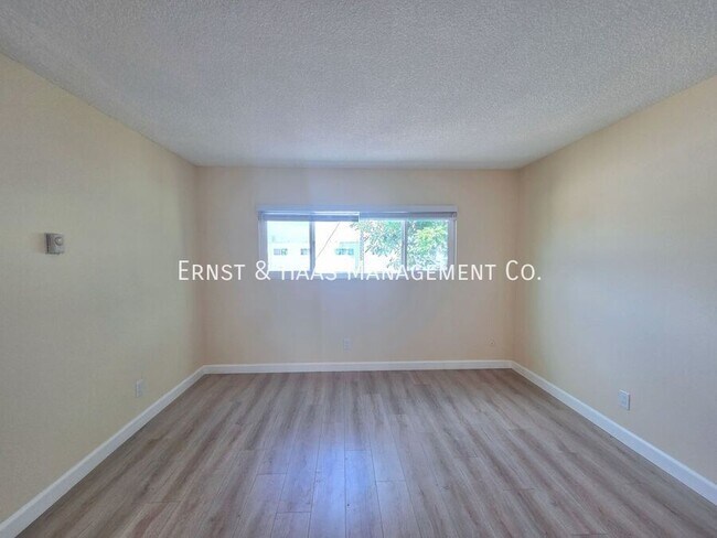 Building Photo - 5535 Ackerfield Ave