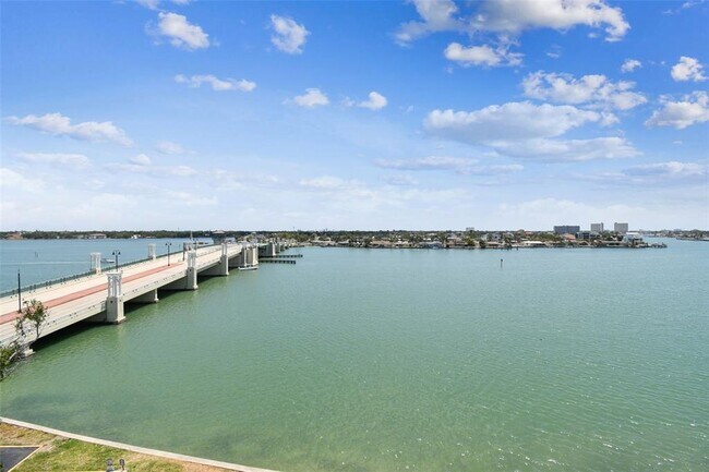 Building Photo - 500 Treasure Island Causeway