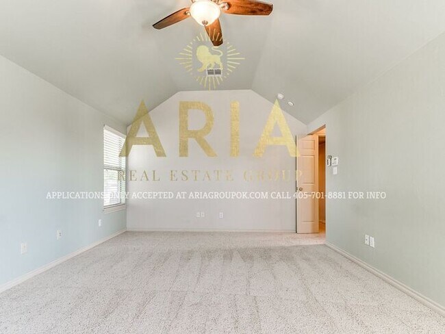 Building Photo - STUNNING 3 BED/2.5 BATH BROOKHAVEN DUPLEX!...