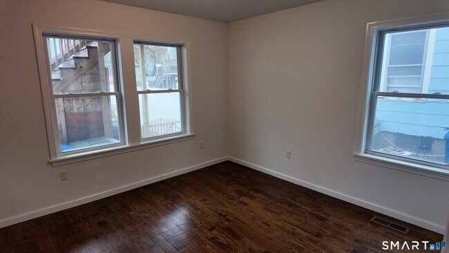 Building Photo - 1257 Howard Ave