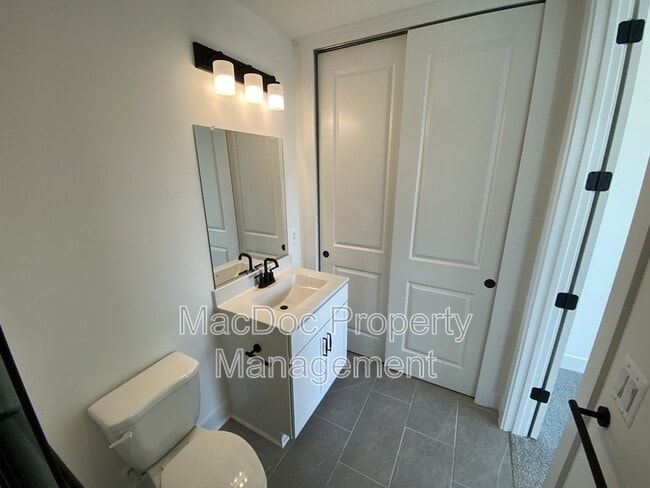 Building Photo - 4815 Jackson Village Pky