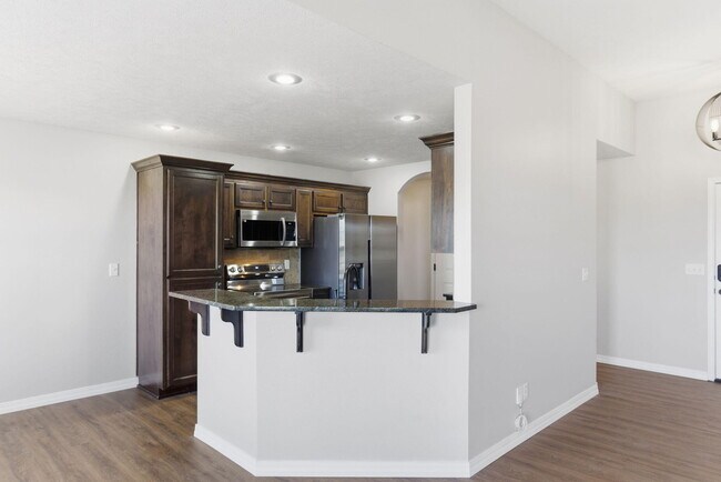 Building Photo - 205 E Lapis St