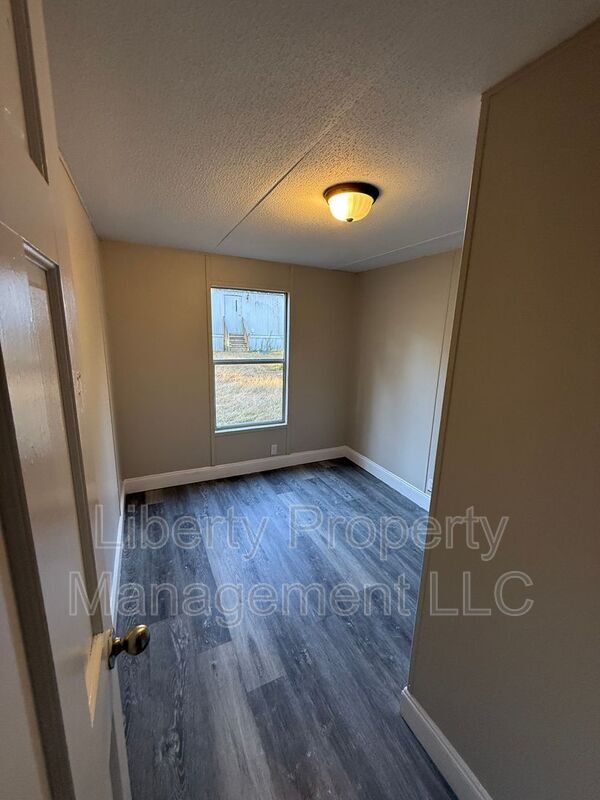 Building Photo - 121 New Hope Cir