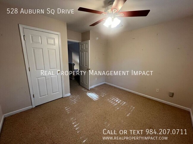 Building Photo - 528 Auburn Square Dr