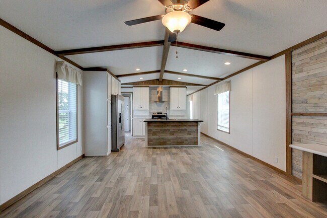 Building Photo - 295 Seays Rd