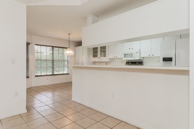 Building Photo - "Charming 3-Bed, 2-Bath Home in Hudson, FL...