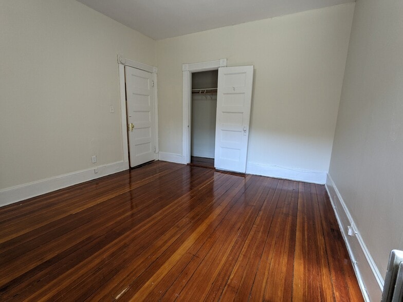 Building Photo - 1595 Beacon St