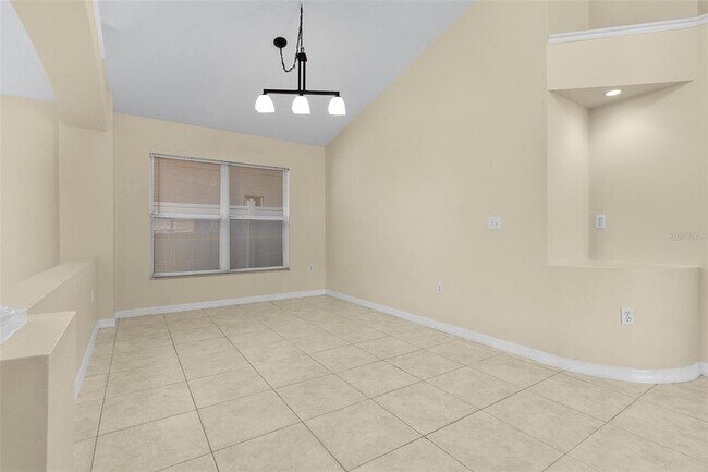 Building Photo - 2546 Crown Ridge Cir