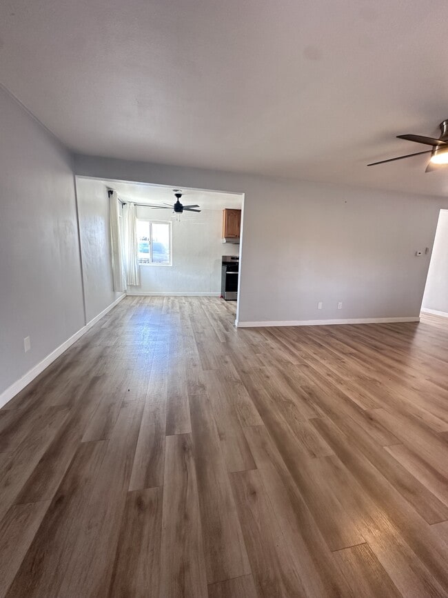 Building Photo - 1405 Skyline Dr