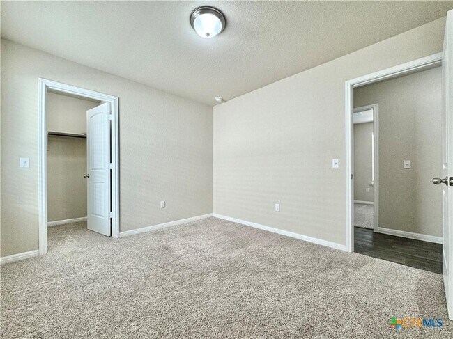 Building Photo - 224 Yoakum St