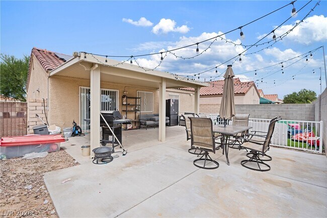 Building Photo - 749 Salt Flats Cir