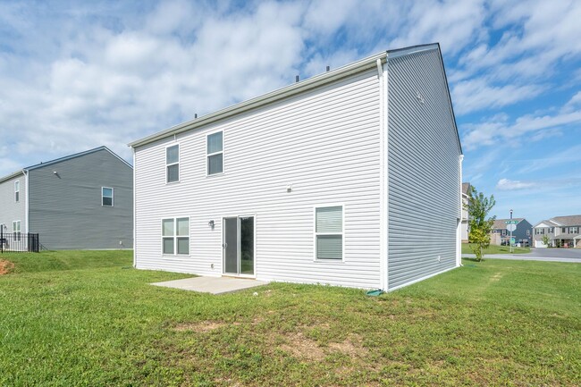 Building Photo - Newly built 3 bedroom and 2.5 bath home wi...