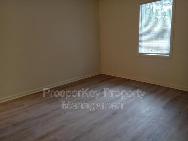 Building Photo - 9 Hidden Valley Ct