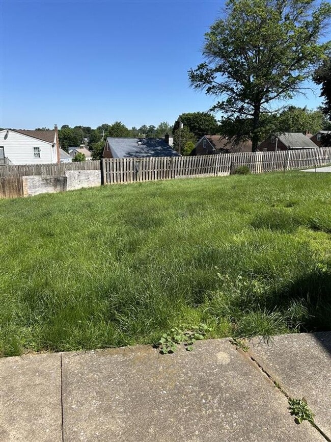 Building Photo - 4 Bedroom in Central School District