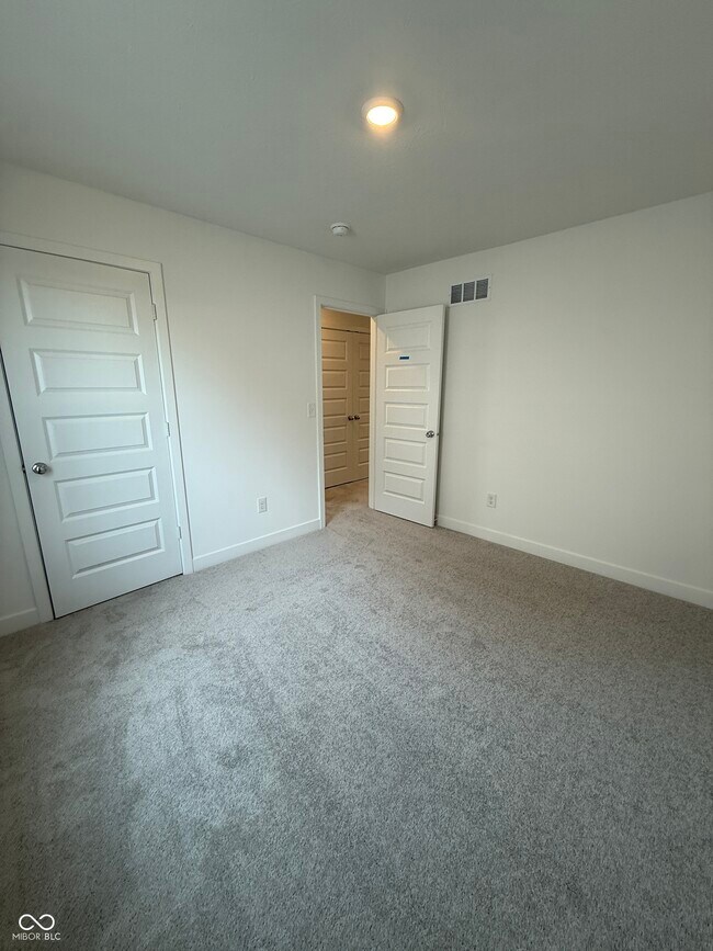 Building Photo - 15310 Swallow Fls Wy