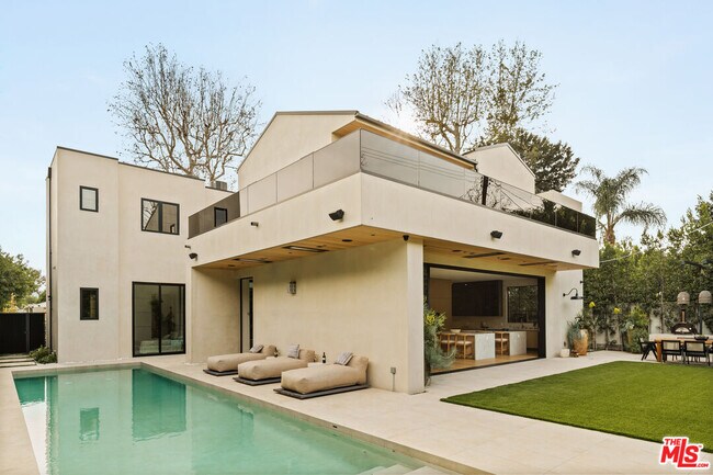 Building Photo - 11937 Addison St