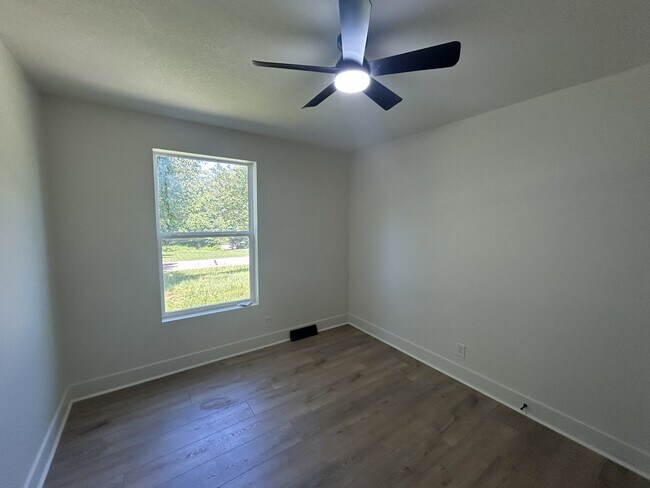 Building Photo - 1783 Warfield Dr
