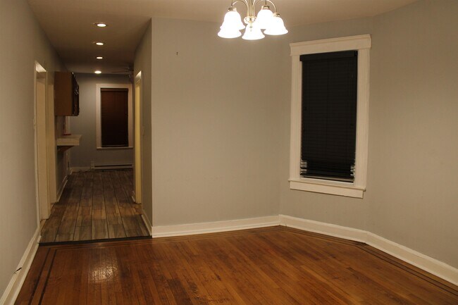 Building Photo - 224 Bayview Ave
