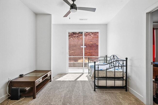 Building Photo - 438 N Stone Mountain Dr