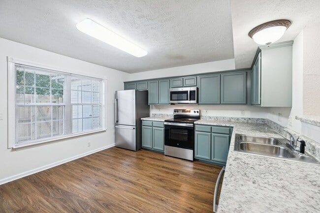 Building Photo - 354 Arapaho Dr