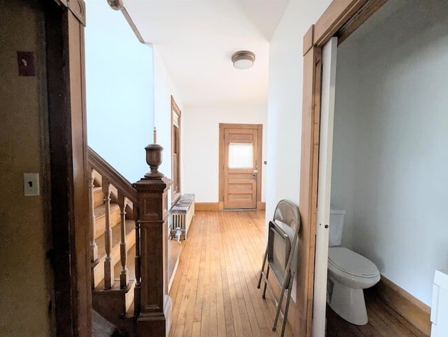 Building Photo - 417 Cliff St