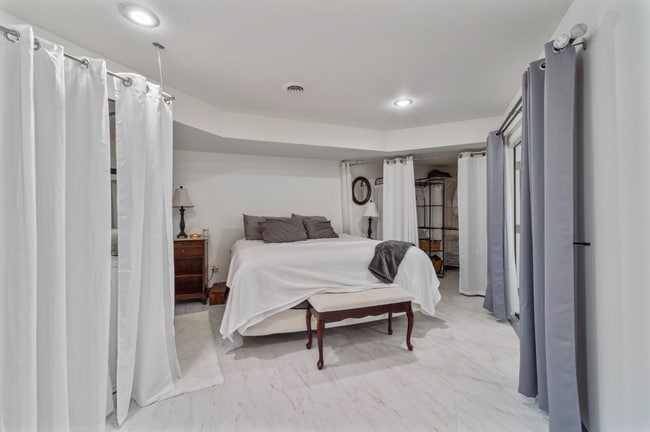 Building Photo - 4949 Rau Ln