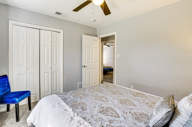 Building Photo - 4624 Trailwood Dr