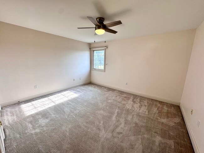 Building Photo - 88 St Annes Ct