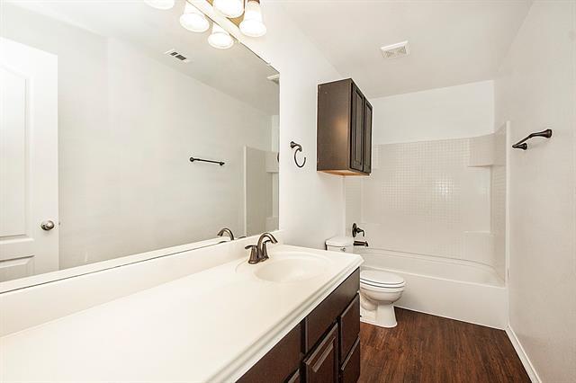 Building Photo - 917 Swan Ridge Dr