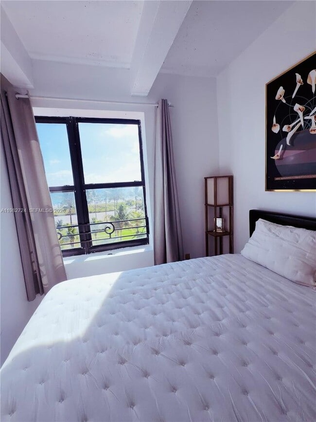 Building Photo - 1330 Ocean Dr