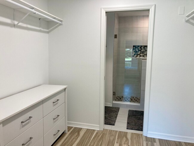 Building Photo - Completely remodeled waterfront condo!