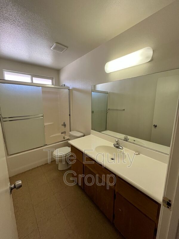 Building Photo - 482 W Morton Ave