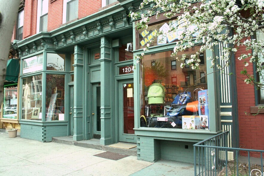 Building Photo - 1204 Washington St